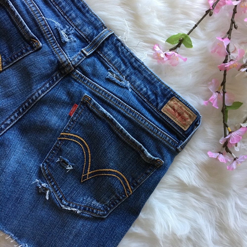 Levi’s Superlow 518 Distressed Jean Shorts Sz 11